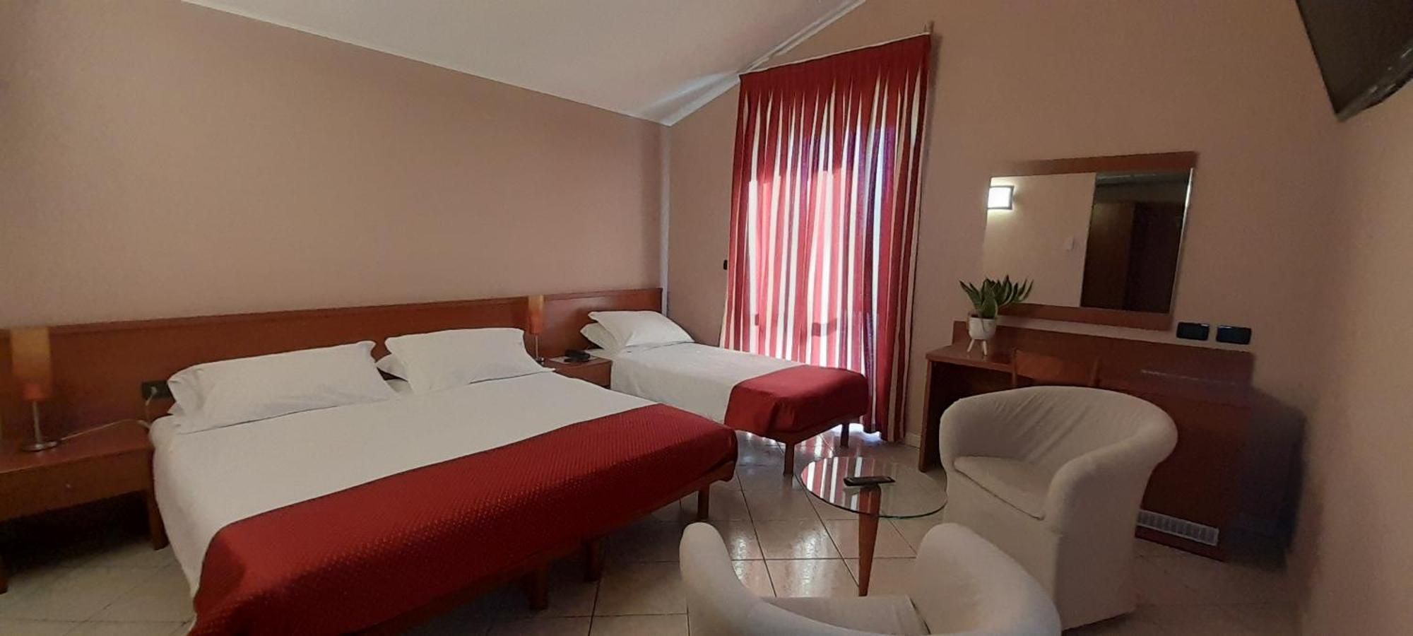 Hotel Ceretto Busca Dış mekan fotoğraf