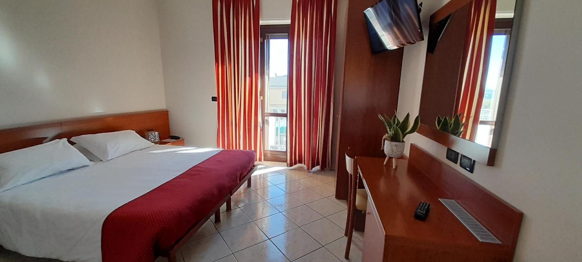 Hotel Ceretto Busca Dış mekan fotoğraf